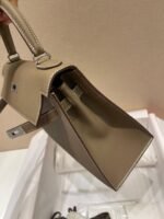 hm kelly 28cm etoupe epsom leather silver hardware