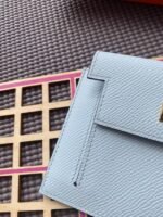 hm kelly pocket 13.5 light grey epsom ghw