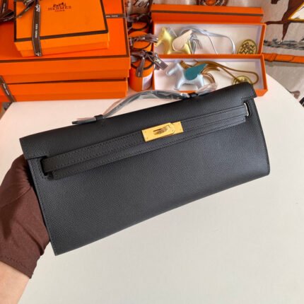 kelly cut 31 in black calfskin with gold hardware
