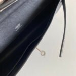 kelly cut 31 in black calfskin with silver hardware