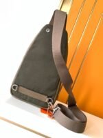 HERM Cross Body Bag - 图片 5