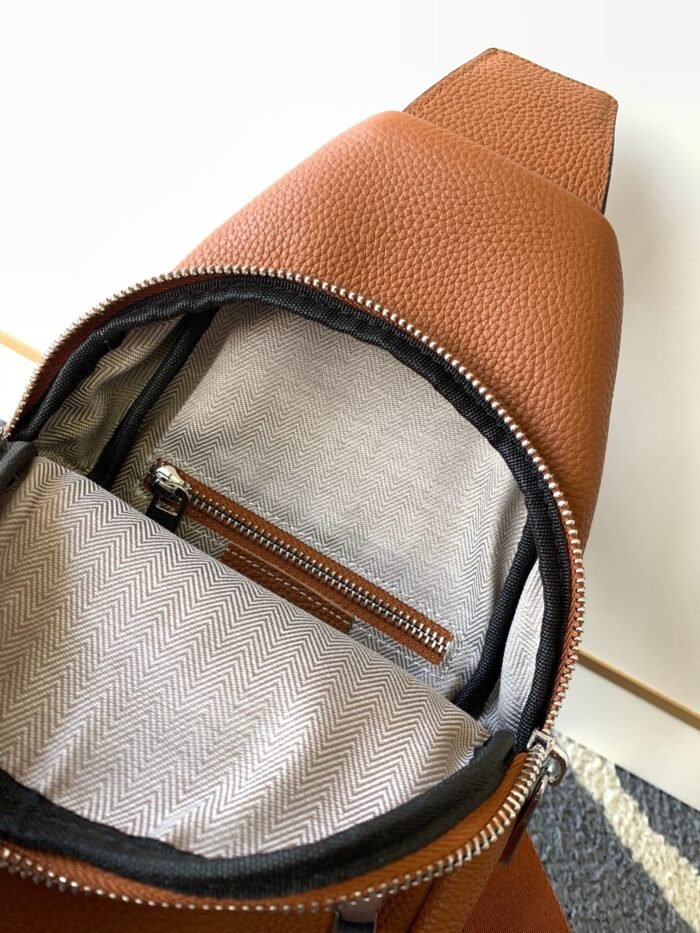 HERM Cross Body Bag - 图片 4