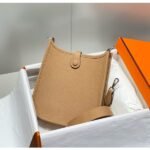 HERM Evelyne III TPM Bag In Chai Clemence Leather - 图片 2