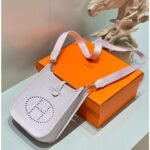 HERM Evelyne III TPM Bag In Mauve Pale Clemence Leather - 图片 3