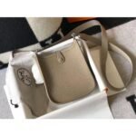 HERM Evelyne III TPM Bag In Tourterelle Clemence Leather - 图片 2