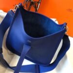 HERM Evelyne III 29 PM Bag In Blue Electric Clemence Leather - 图片 5