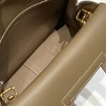 HERM Halzan 25 Bag in Taupe Clemence Leather - 图片 8