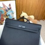 HERM Kelly Depeches 36 Monochrome Briefcase in Clemence Leather - 图片 6