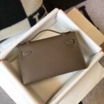 HERM Kelly Pochette Bag In Taupe Grey Epsom Leather - 图片 3