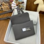 HERM Sac a Depeches 21 Bag in Etain Clemence Leather - 图片 5