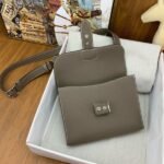 HERM Sac a Depeches 21 Bag in Taupe Clemence Leather - 图片 5