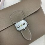 HERM Sac a Depeches 21 Bag in Taupe Clemence Leather - 图片 7