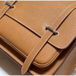 HERM Steve 30 Messenger Bag in Gold Clemence Leather - 图片 5