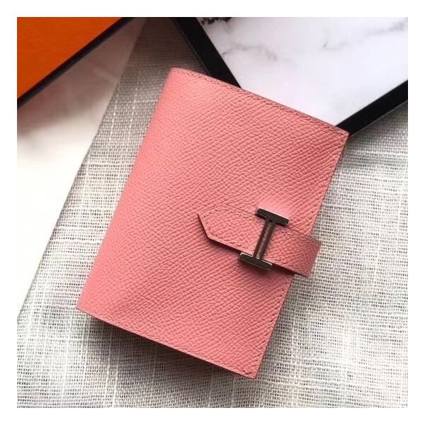 hwb2eppi_63f378e8-8da4-4901-8cc2-bf08d5c38128.jpg HERM Bearn Mini Wallet In Rose Confetti Epsom Leather - 图片 1