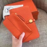 HERM Dogon Duo Wallet In Orange Clemence Leather - 图片 8