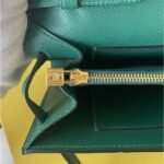 herm kelly classique to go wallet in malachite epsom calfskin