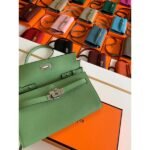HERM Kelly Classique To Go Wallet In Vert Criquet Epsom Calfskin - 图片 5