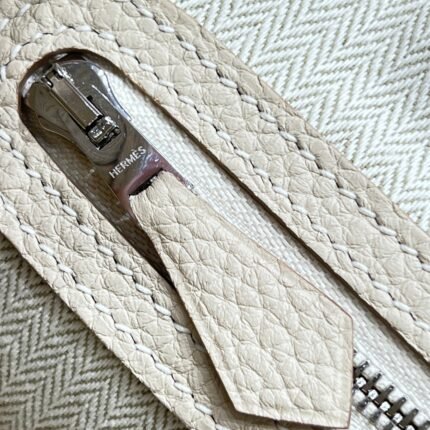 garden party 23cm in off white calfskin