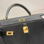 kelly 25cm in noir epsom calfskin gold hardware