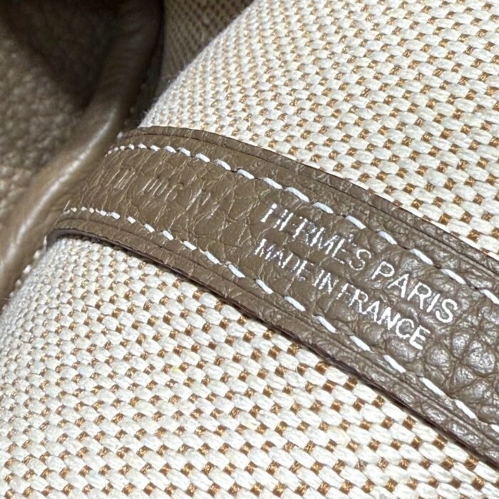 garden party 23cm in white toilets cotton canvas and taupe calfskin