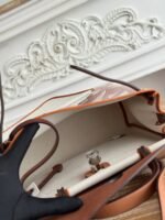 herbag zip 31 laquered bag in off white mix red h plume canvas