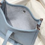 mini neo 18 evelyne bag in nepal blue grained calfskin