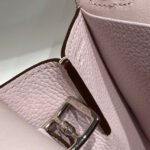 halzan 25 handle bag in baby pink grained calfskin
