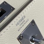 kelly 28cm in nata epsom calfskin silver hardware