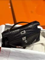 Herm&egrave;s Kelly Mini 20 in custom-made black crocodile leather - Image 5