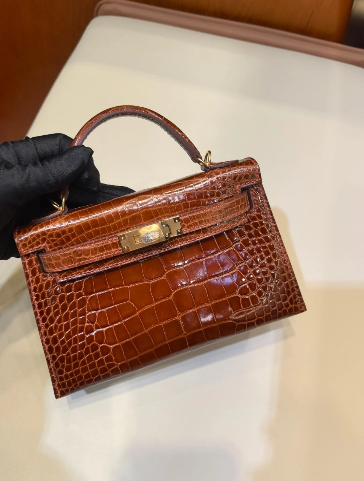 1DBB1CE0-04B9-4357-22AC-558632738F6A.jpg Hermès Kelly Mini Honey Brown Gold Buckle Crocodile Leather Custom - Image 1