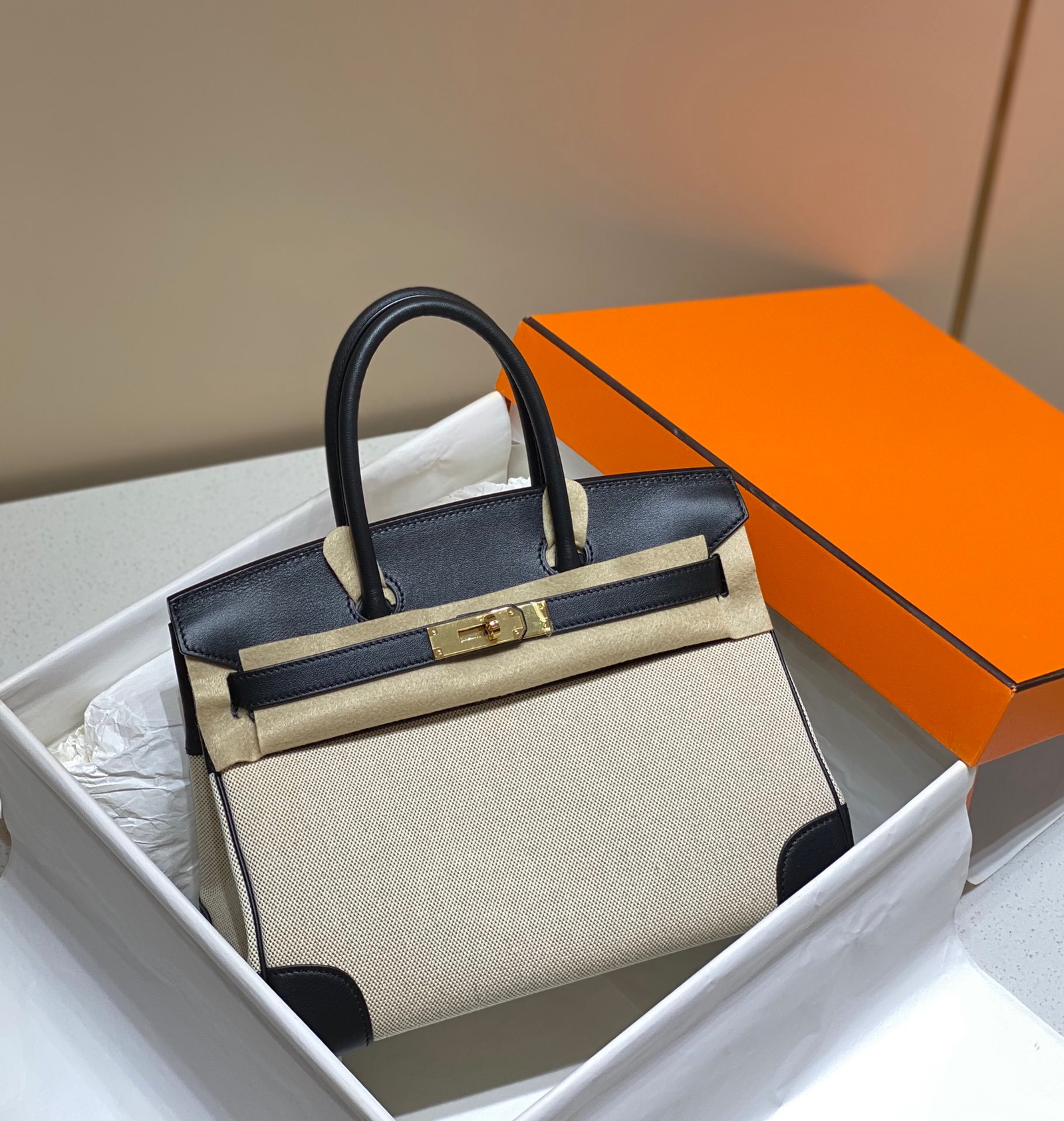 45E6ABD7-AED0-70BD-C691-D5012AB14E8C.png Hermes Birkin 30 - Image 1