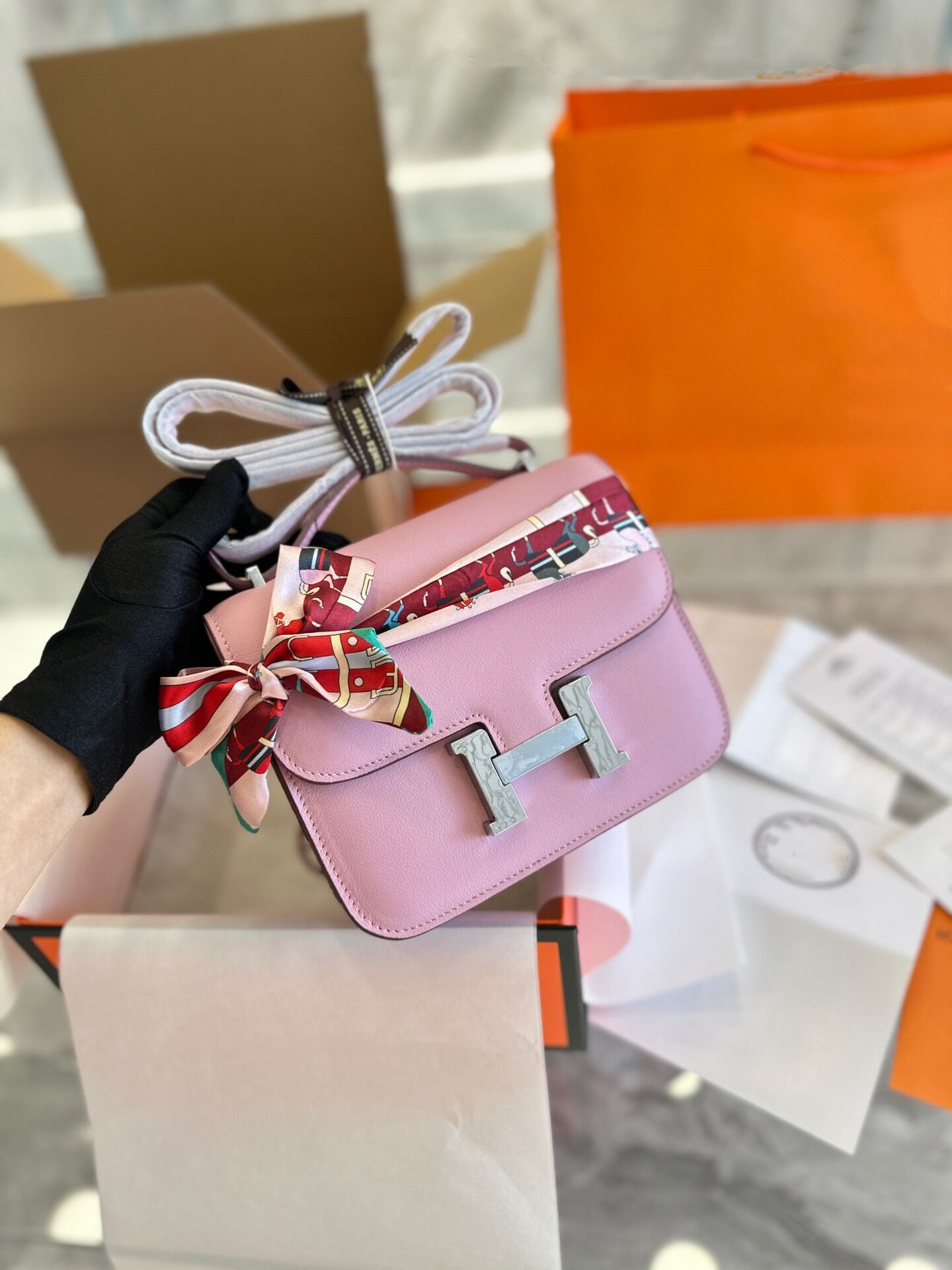 4D6D1EFA-7736-73AB-3AB1-F938021B67F4.png Hermes Constance Mini 19-24 - Image 1