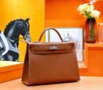 Hermes Kelly brown gold leather full-sewn saddle leather with silver buckles, 40cm long - Image 2