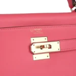 Hermes Special Order (HSS) Kelly Retourne 28 Rose Azalee and Vert Vertigo Swift Gold Hardware - Image 7