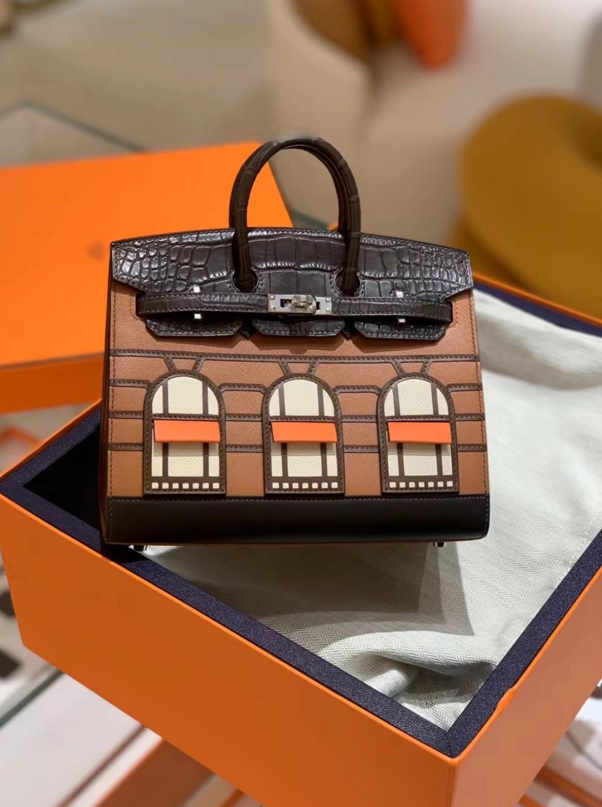 6AFFCCFD-26DE-52D4-40C8-A3B98D5D9B7B.jpg Hermès Advanced customization Birkin 20 crocodile skin brown customization - Image 1