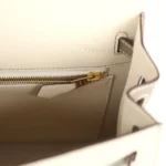 Hermes Special Order (HSS) Kelly Sellier 25 Craie and Gris Asphalte Epsom Brushed Gold Hardware - Image 9