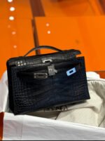 Herm&egrave;s Kelly Mini 20 in custom-made black crocodile leather - Image 4