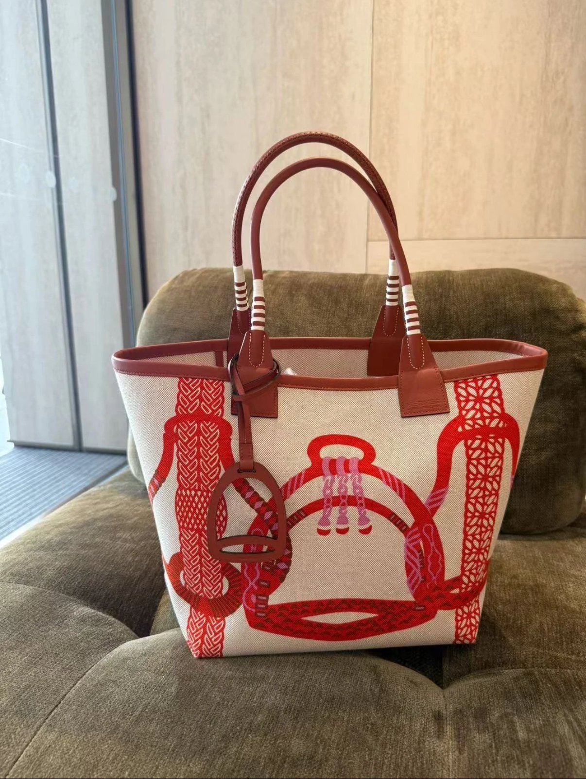 7BC1A047-5EBD-057C-F628-3EBB622A573C.jpg Steeple 25 handbag custom - Image 1