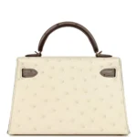 Hermes Special Order (HSS) Kelly Sellier 20 Beton and Gris Tourterelle Ostrich Permabrass Hardware - Image 4