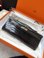 Herm&egrave;s Kelly cut shiny crocodile leather - Image 4