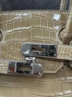Hermes beige silver buckle shiny inverted V crocodile birkin 25-30CM customization - Image 7