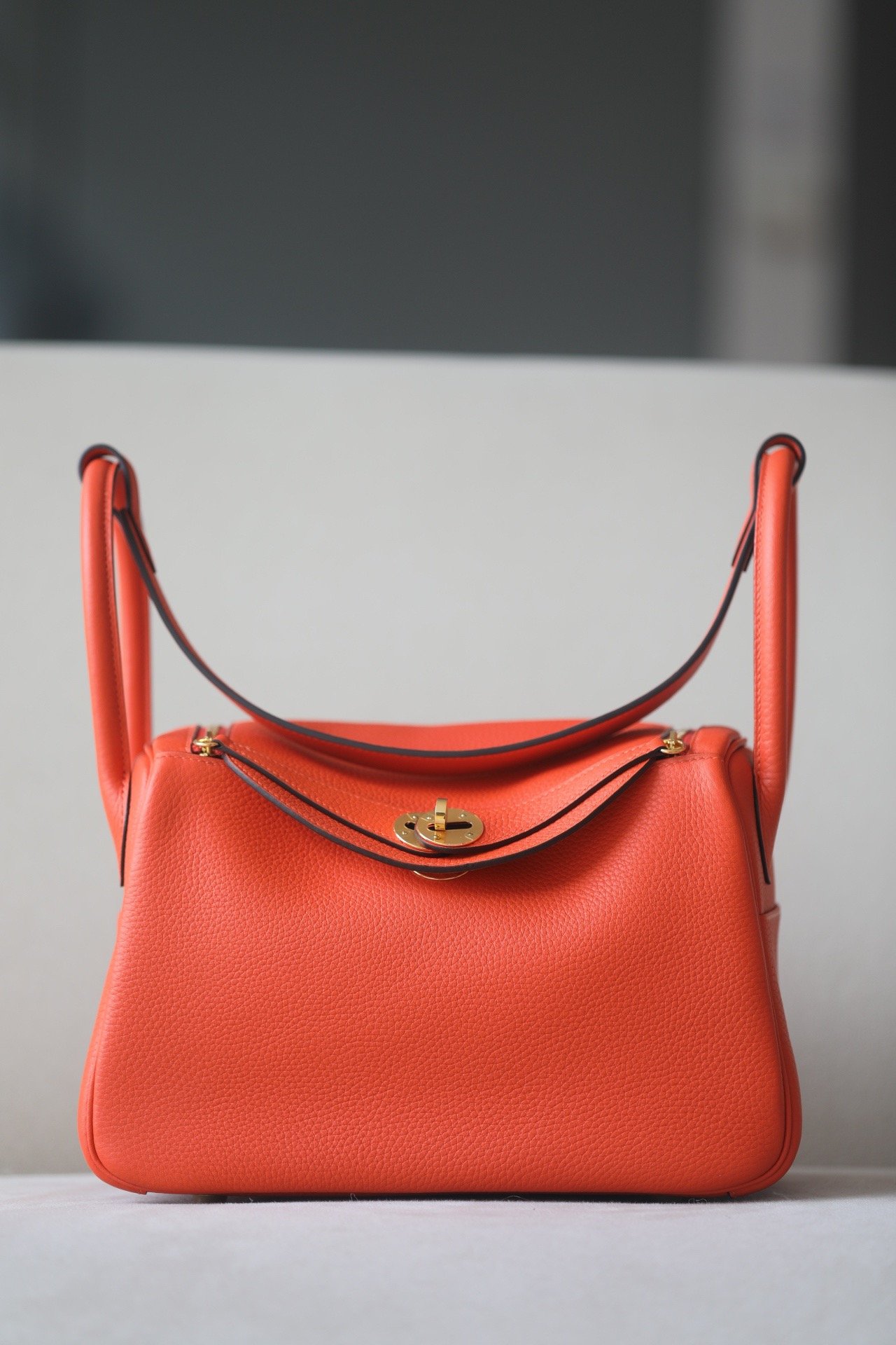 8849BA5B-632F-3840-4025-04CB1CFC8590.jpg Hermes Lindy 19-26 - Image 1