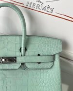 Herm&egrave;s Birkin 25-30 mint green matte crocodile leather - Image 4