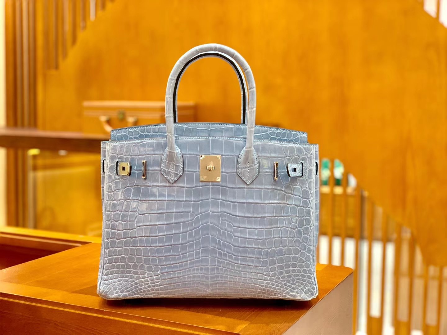 9D9DD66E-5D32-15E7-D419-24061B2D6DDC.jpg Hermes Birkin 25-30cm light blue color, gold buckle, first-class leather, Niliro crocodile skin, top quality level customization - Image 1