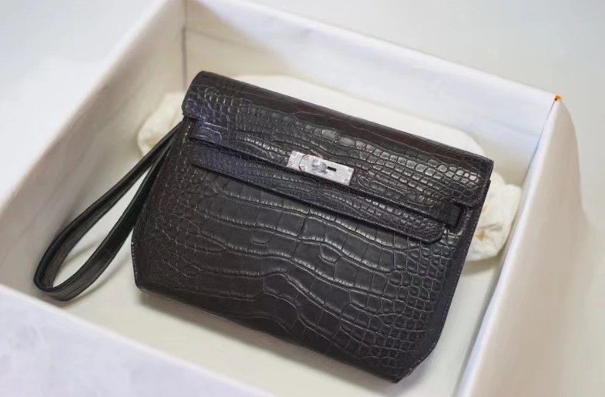 9E405F50-A72F-9F36-755E-EC617A36523B.jpg Kelly Depeches 25 American crocodile leather ♦️Black - Image 1