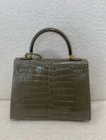 Herm&egrave;s Kelly 25-28 turtledove grey crocodile leather - Image 2