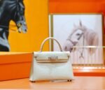 Hermes Minikelly 2nd generation, matte crocodile skin, cream white, silver buckle, 19cm - Image 2