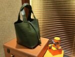 Hermes Picotin basket made of crocodile skin, olive green color, fully hand-sewn, 18cm long - Image 3