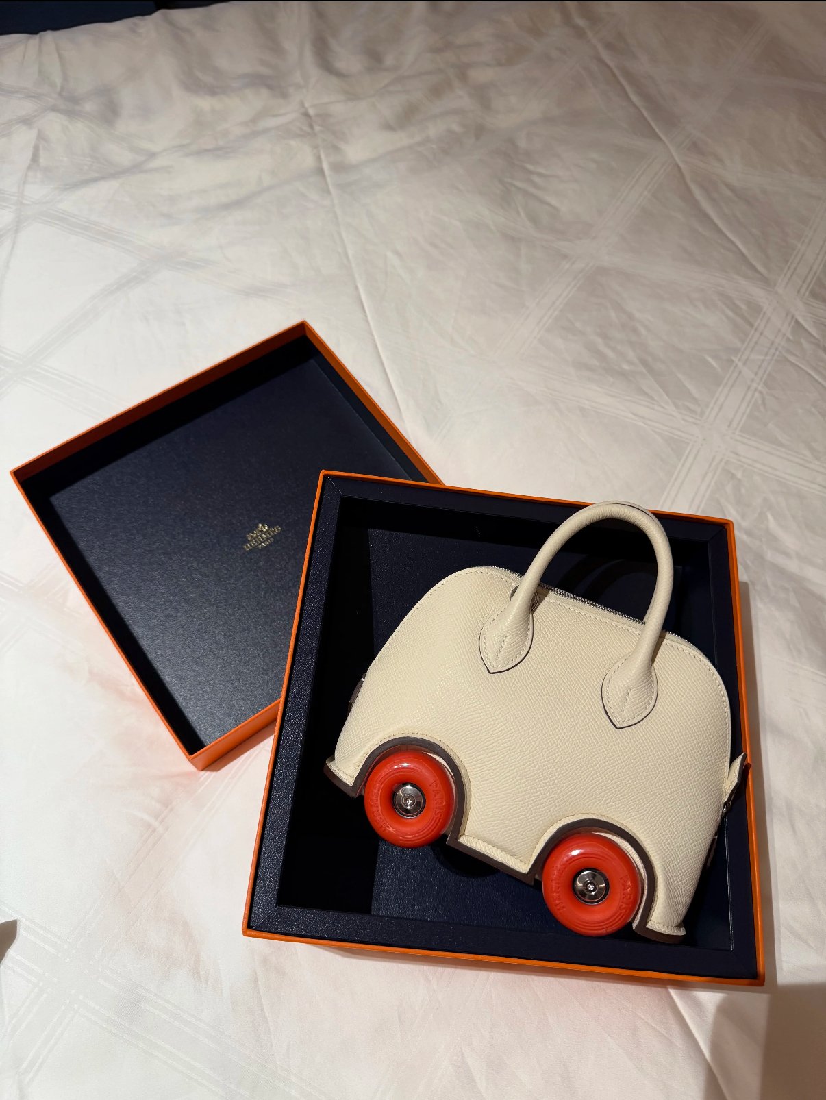 D3902CCC-ABE8-23F9-5280-56B2D8BF2C46.jpg Hermes Bolide On the Wheels Bag - Image 1