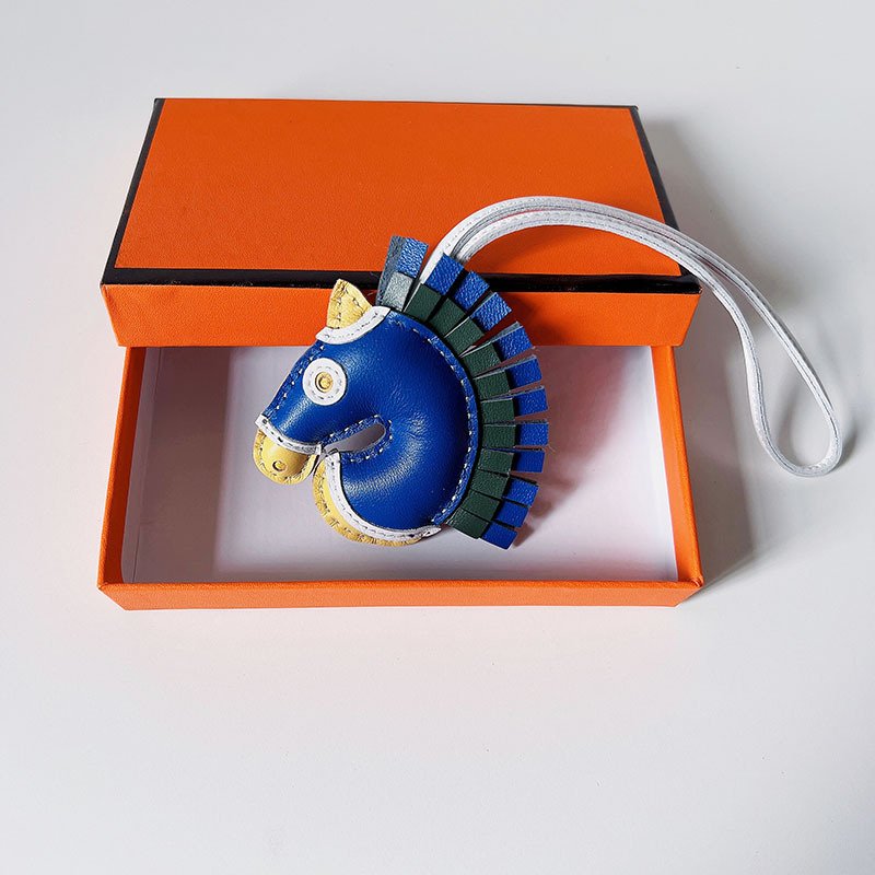D49F6170-1190-C02F-BD11-B6A0EDAE4238.jpg Handsewn unicorn pendant - Image 1